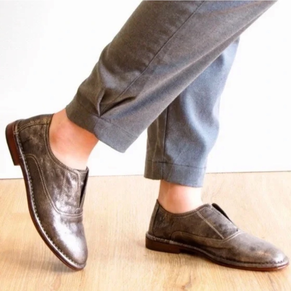 H.S. Trask Avery metallic gray loafers size 7